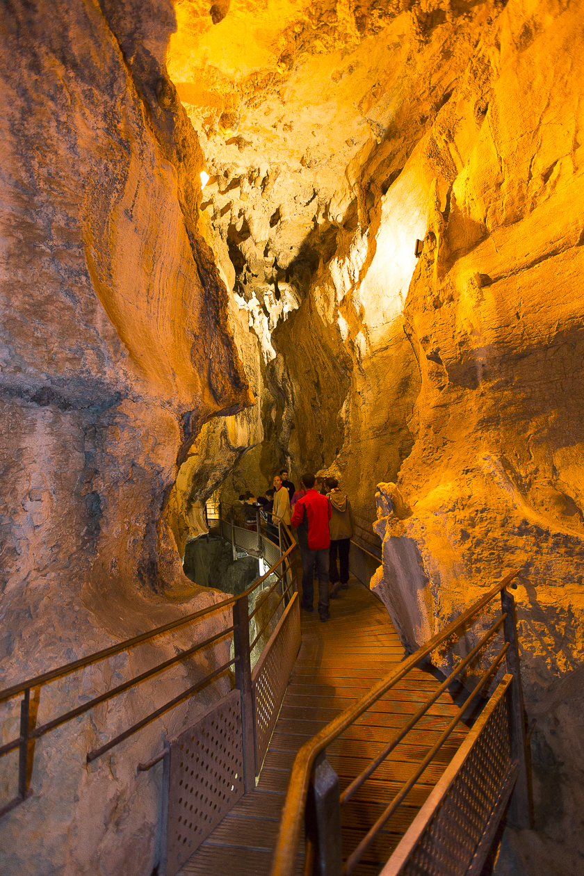 Avis de marché : Travaux de rénovation de l’éclairage des grottes de St Christophe