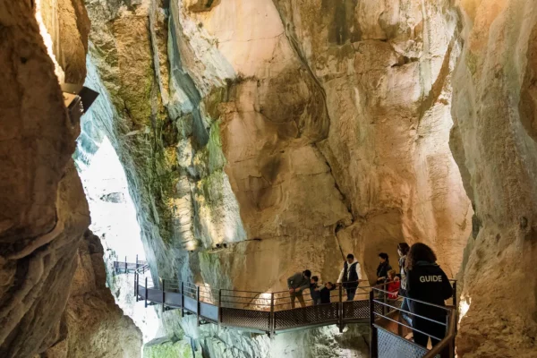 Grottes-SaintChristophe-©BeauvoirPhotographie-047 Grotte inférieure à Saint-christophe-la-Grotte (Savoie-Chartreuse)